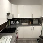 Flat 5 - 2 Bed City Centre Affordable Quality
