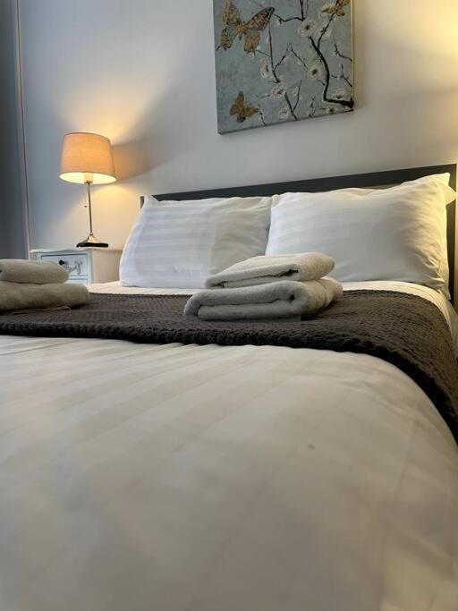 Flat 5 - 2 Bed Centre Affordable Quality Apartment *