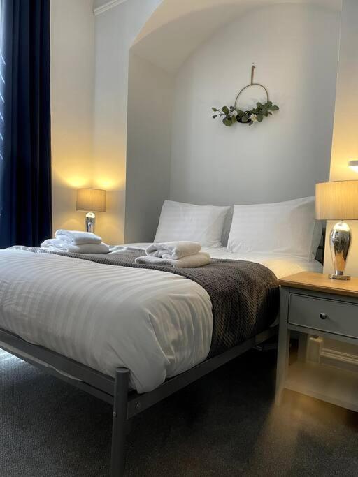 Apartment Flat 5 - 2 Bed Centre Affordable Quality *