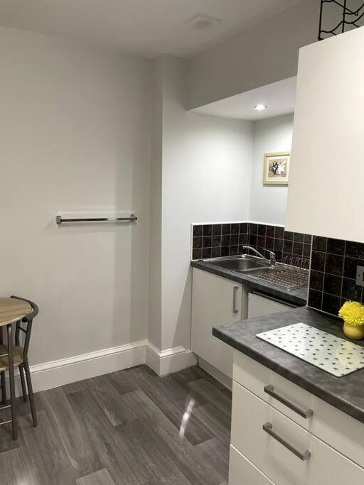 Flat 5 - 2 Bed Centre Affordable Quality York