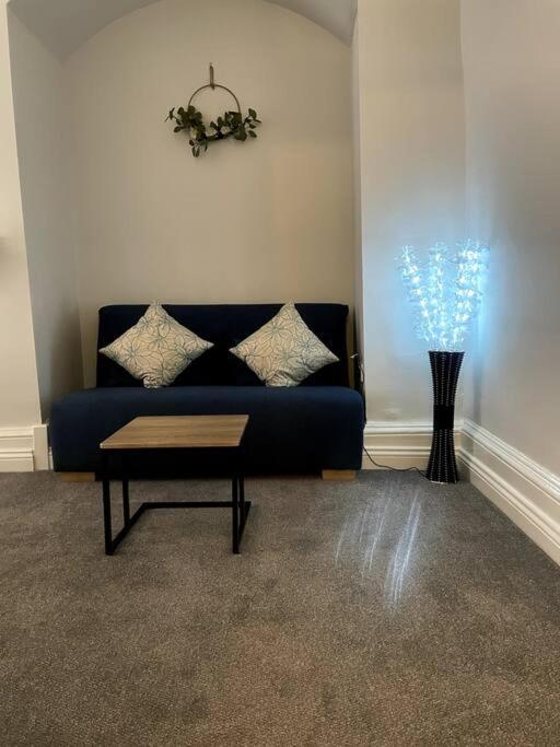 Apartment Flat 5 - 2 Bed Centre Affordable Quality *
