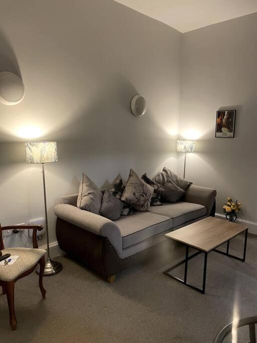 Flat 5 - 2 Bed Centre Affordable Quality *